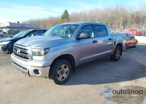 2013 Toyota Tundra Grade 5.7L V8 z USA, uszkodzony, nr VIN 5TFDW5F17DX294071